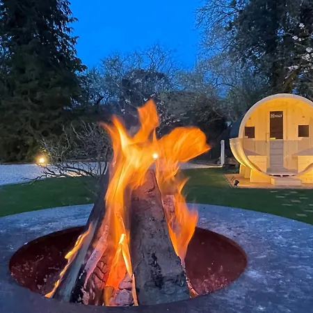 La Petite Maison De - De Charme 5 Etoiles Au Coeur Du Village - Maison 3 3 Salles De Bain - Jardin - Privatisation Giverny