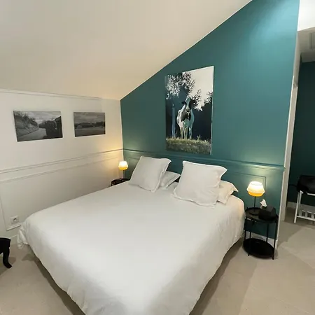 La Petite Maison De - De Charme 5 Etoiles Au Coeur Du Village - Maison 3 3 Salles De Bain - Jardin - Privatisation 5*