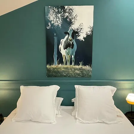 Guest house La Petite Maison De - De Charme 5 Etoiles Au Coeur Du Village - Maison 3 3 Salles De Bain - Jardin - Privatisation 5*