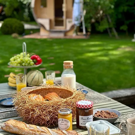 Guest house La Petite Maison De - De Charme 5 Etoiles Au Coeur Du Village - Maison 3 3 Salles De Bain - Jardin - Privatisation Giverny