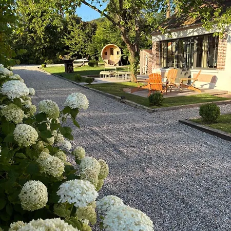La Petite Maison De - De Charme 5 Etoiles Au Coeur Du Village - Maison 3 3 Salles De Bain - Jardin - Privatisation 5*