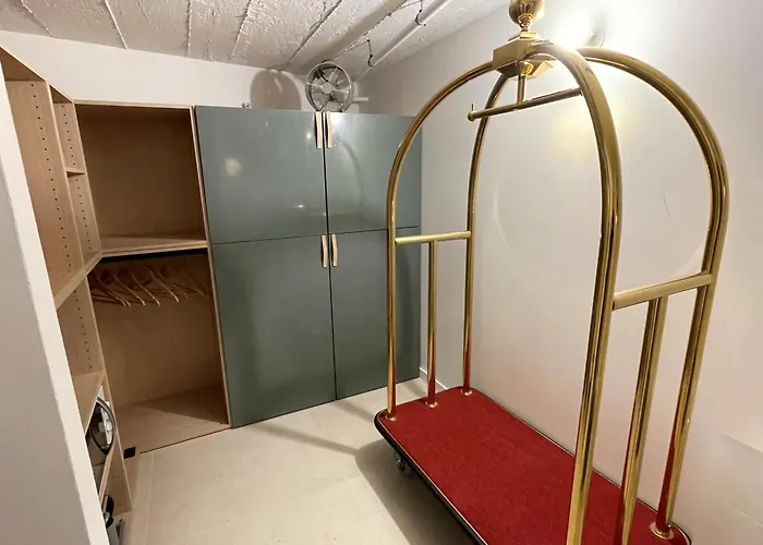 La Petite Maison De - De Charme 5 Etoiles Au Coeur Du Village - Maison 3 3 Salles De Bain - Jardin - Privatisation Ζιβερνί