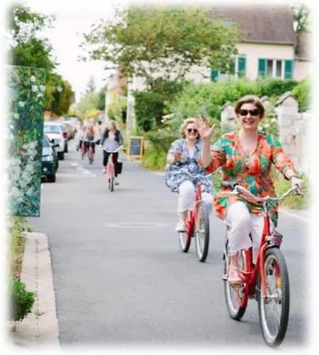 Πανσιόν La Petite Maison De - De Charme 5 Etoiles Au Coeur Du Village - Maison 3 3 Salles De Bain - Jardin - Privatisation 5*