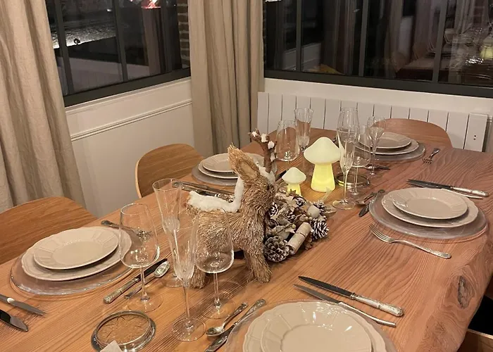 La Petite Maison De - De Charme 5 Etoiles Au Coeur Du Village - Maison 3 3 Salles De Bain - Jardin - Privatisation Πανσιόν Ζιβερνί