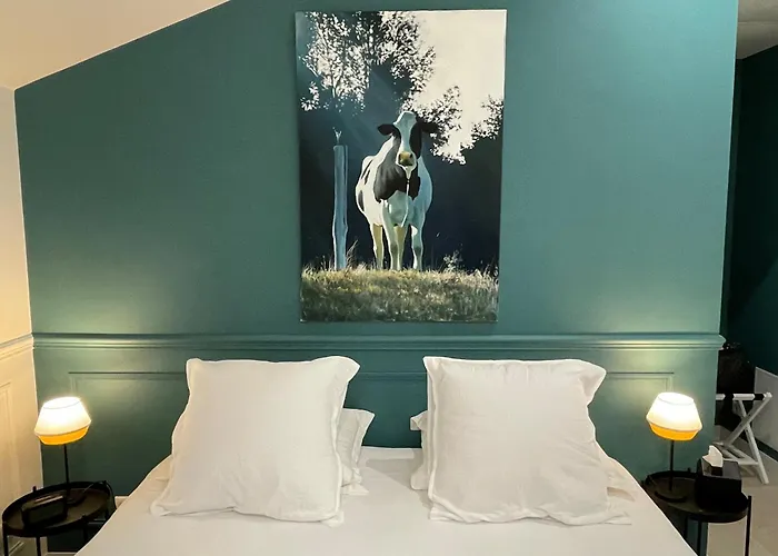 Πανσιόν La Petite Maison De - De Charme 5 Etoiles Au Coeur Du Village - Maison 3 3 Salles De Bain - Jardin - Privatisation 5*