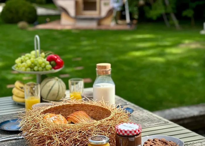 Πανσιόν La Petite Maison De - De Charme 5 Etoiles Au Coeur Du Village - Maison 3 3 Salles De Bain - Jardin - Privatisation Ζιβερνί