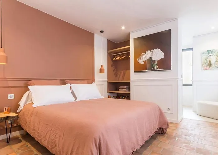 La Petite Maison De - De Charme 5 Etoiles Au Coeur Du Village - Maison 3 3 Salles De Bain - Jardin - Privatisation Πανσιόν