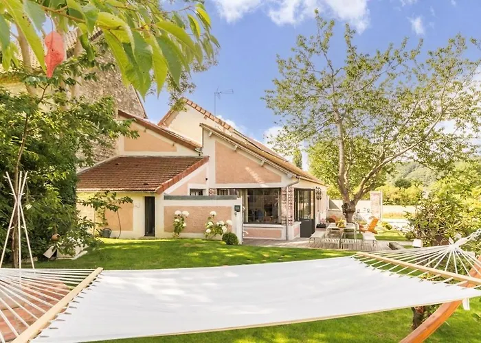 Πανσιόν La Petite Maison De - De Charme 5 Etoiles Au Coeur Du Village - Maison 3 3 Salles De Bain - Jardin - Privatisation 5*