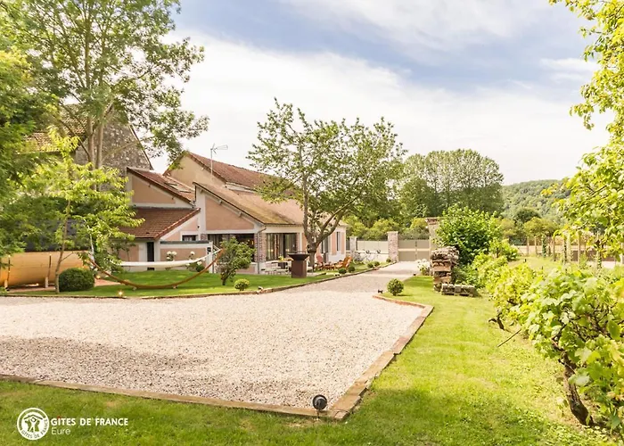 La Petite Maison De - De Charme 5 Etoiles Au Coeur Du Village - Maison 3 3 Salles De Bain - Jardin - Privatisation Πανσιόν Ζιβερνί